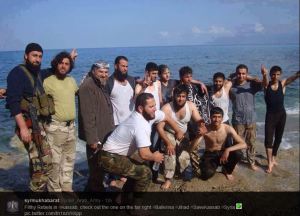 τζιχαντιστές δροσίζονται στις ακτές της περιοχής του Kassab