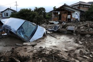 TOPSHOTS-JAPAN-WEATHER-DISASTER-LANDSLIDE