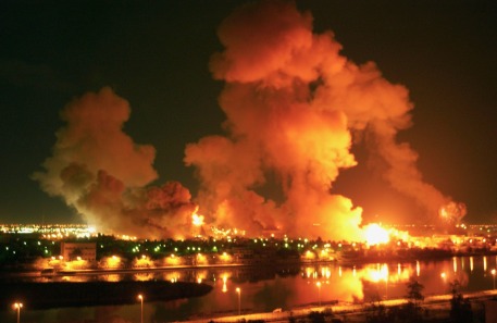 http://olympiada.files.wordpress.com/2014/08/f411b-initial-baghdad-bombing-iraqwar-19march2003.jpg?w=457&h=297