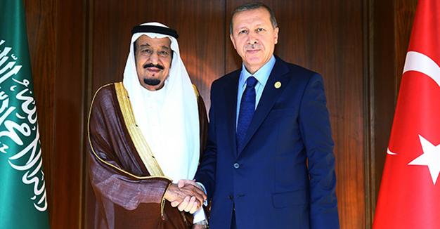 President of Turkey Recep Tayyip Erdoğan (R) meets with Saudi King Salman bin Abdul Aziz Al Saud (L) before the upcoming G20