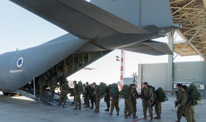israel_soldiers_airplane