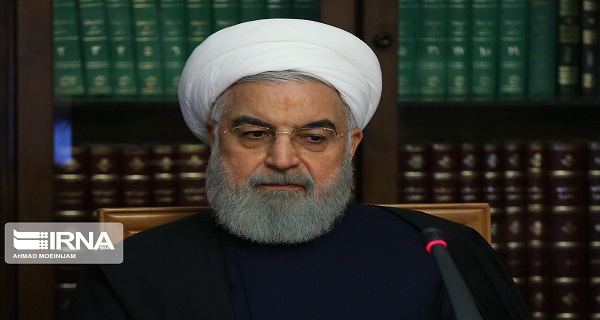 «Καρφί» Ρουχανί κατά Τραμπ: «Ποτέ μην απειλείτε το ιρανικό έθνος»