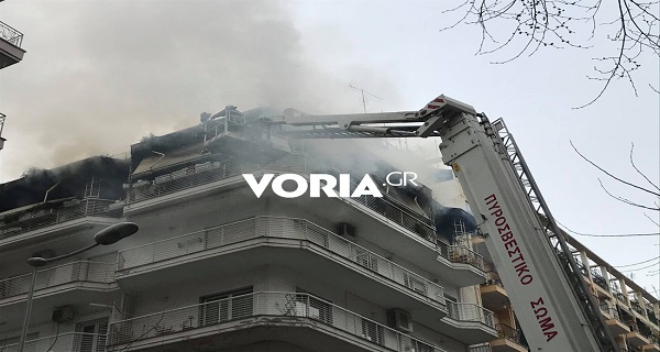 ΤΩΡΑ: Νεκροί δύο ηλικιωμένοι από τη φωτιά στο κέντρο της Θεσσαλονίκης
