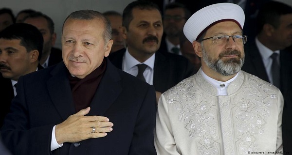 Βρήκαν το… πρόβλημα στην Τουρκία: «Οι ομοφυλόφιλοι φταίνε για τον κορονοϊό»