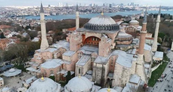 Βόμβα από την Αίγυπτο: Υπό οθωμανική κατοχή η Κωνσταντινούπολη, μην τολμήσουν να μετατρέψουν την Αγία Σοφία σε τζαμί!