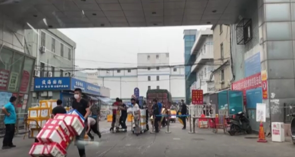 Κίνα: Συναγερμός μετά από κρούσματα COVID-19 σε μεγάλη αγορά τροφίμων! Εντοπίστηκε ο ιός και σε επιφάνειες